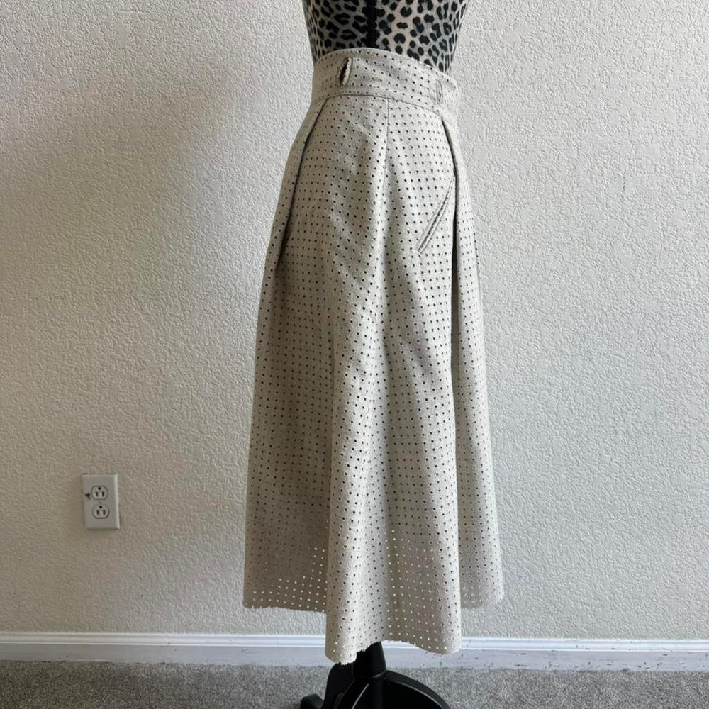 Zara cream pleated skirt - Picture 3 of 6